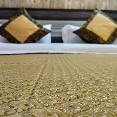Dwivedi Hotels Hotel Elena Варанасі Екстер'єр фото