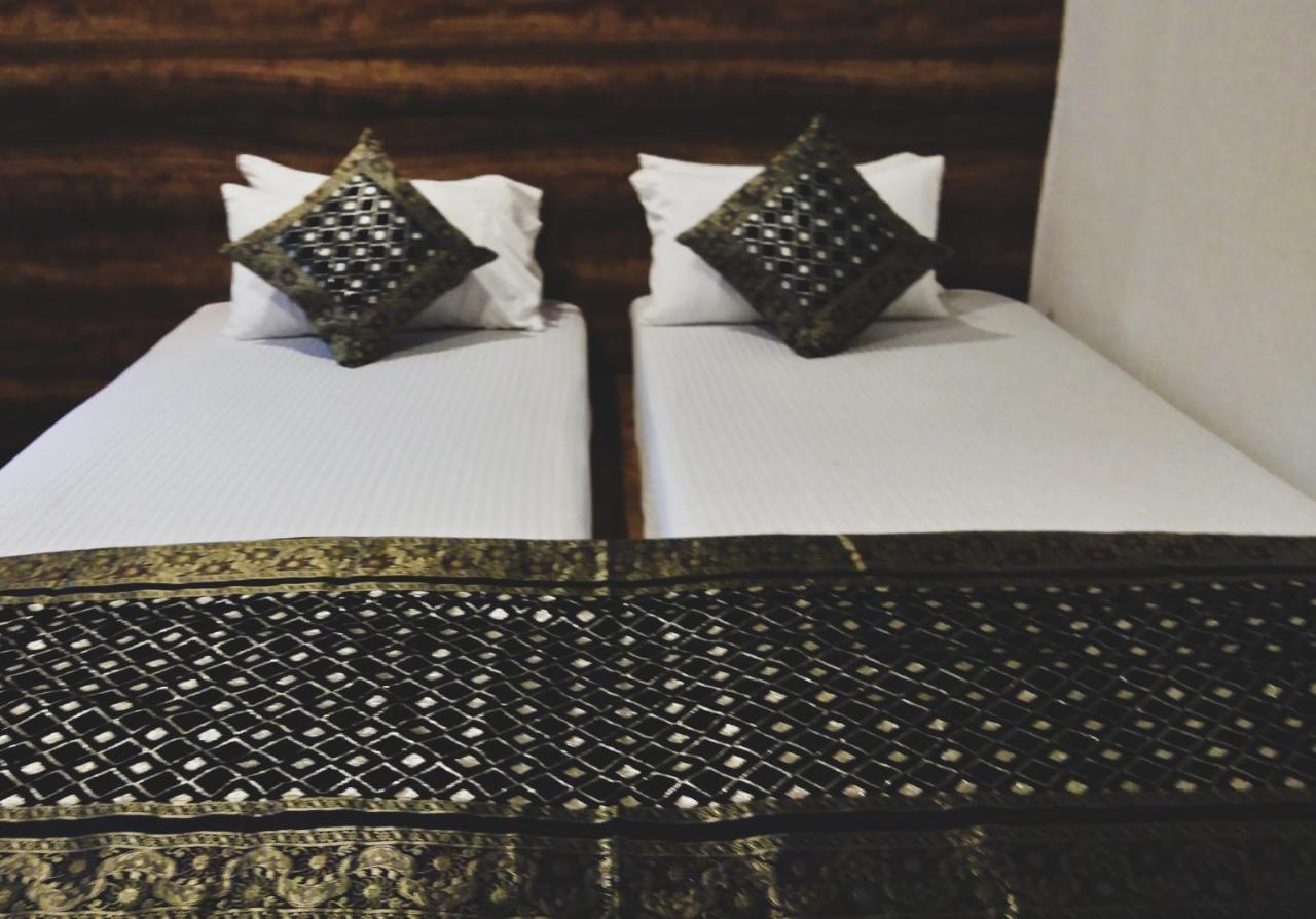 Dwivedi Hotels Hotel Elena Варанасі Екстер'єр фото