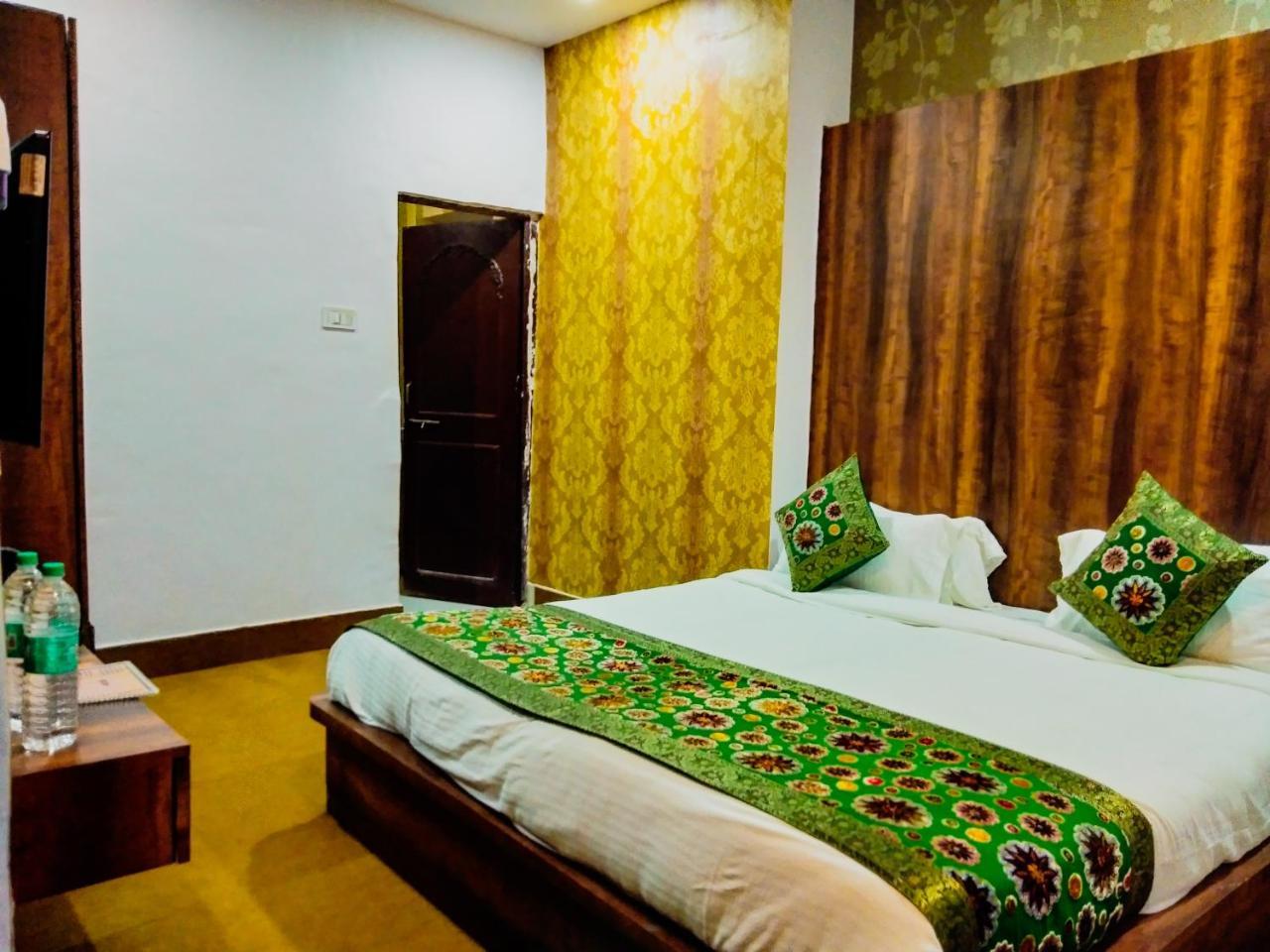 Dwivedi Hotels Hotel Elena Варанасі Екстер'єр фото