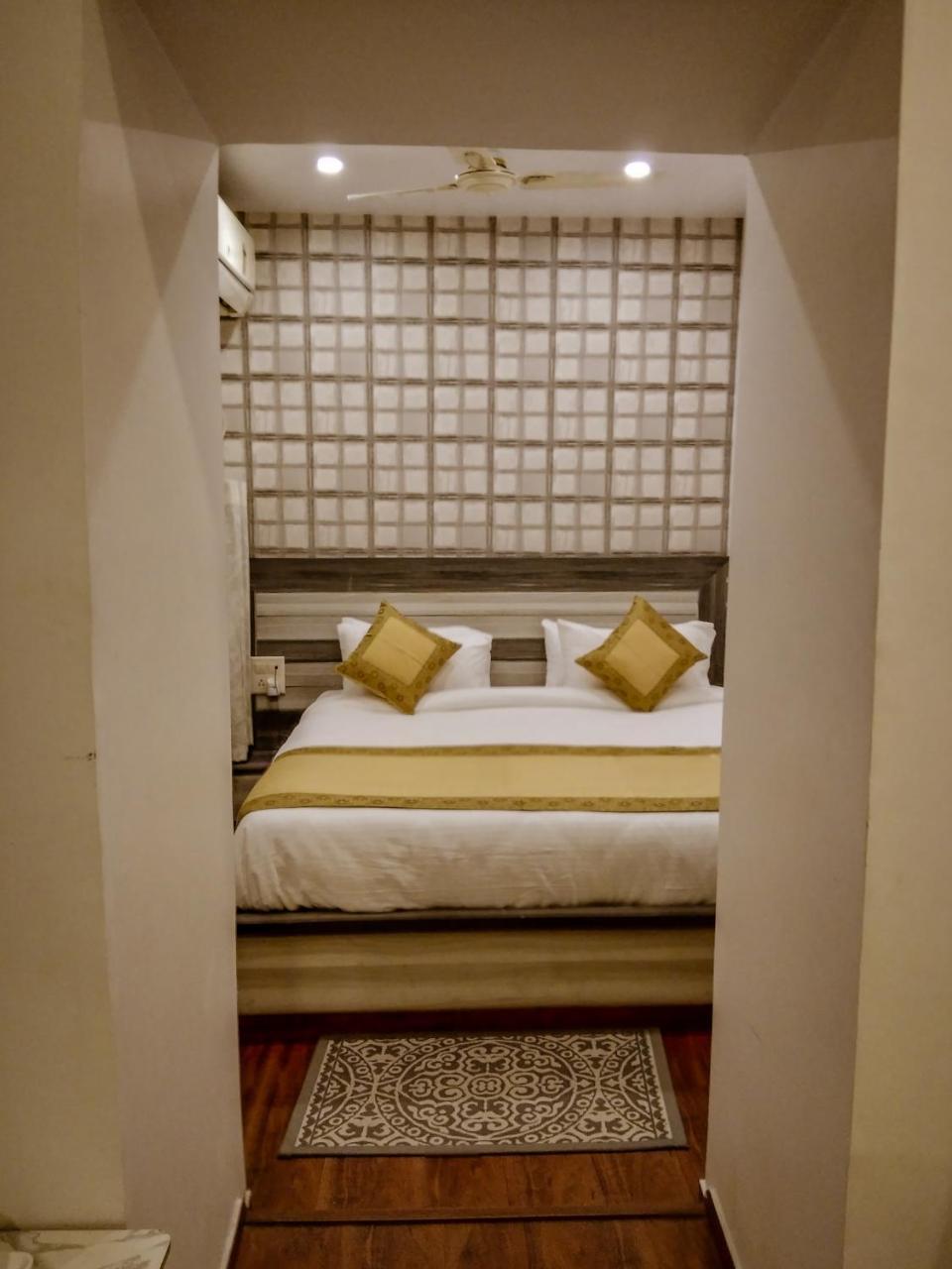 Dwivedi Hotels Hotel Elena Варанасі Екстер'єр фото