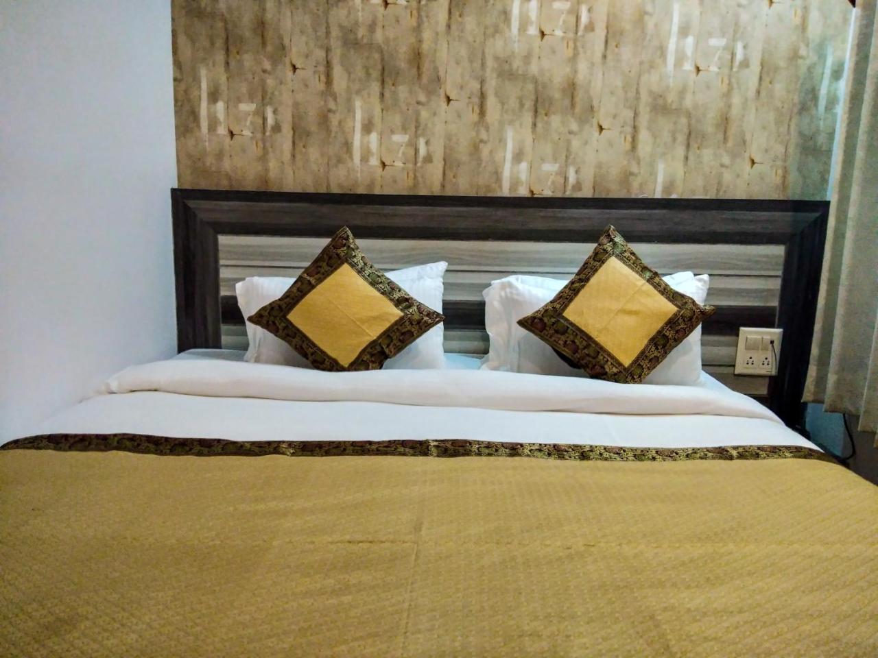 Dwivedi Hotels Hotel Elena Варанасі Екстер'єр фото