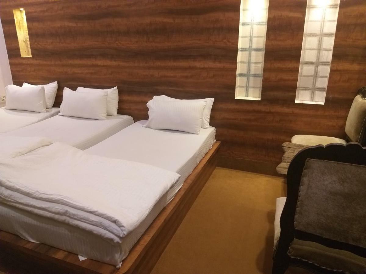 Dwivedi Hotels Hotel Elena Варанасі Екстер'єр фото