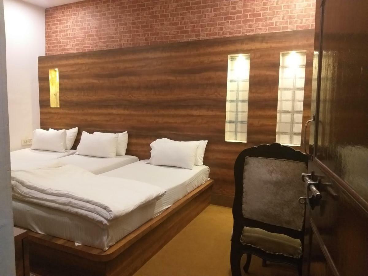Dwivedi Hotels Hotel Elena Варанасі Екстер'єр фото